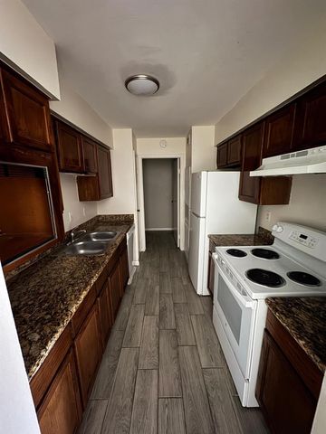 8787 Brae Acres Road 103, Houston, TX 77074
