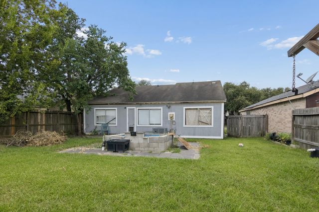 7610 Log Cradle Drive, Houston, TX 77041