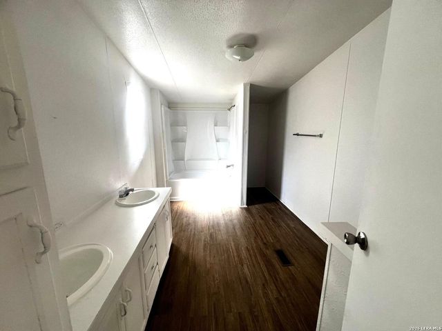 69 D STREET, San Antonio, TX 78109