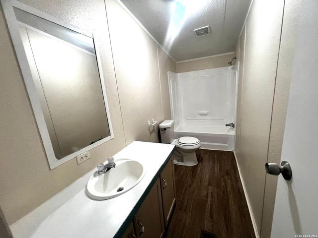 69 D STREET, San Antonio, TX 78109