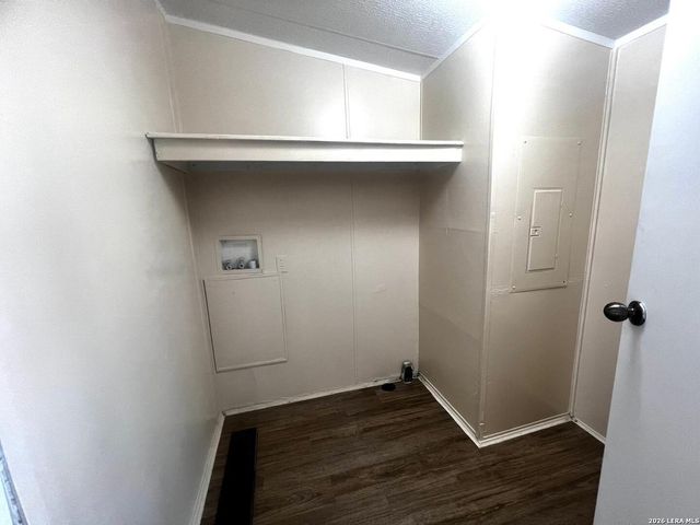 69 D STREET, San Antonio, TX 78109