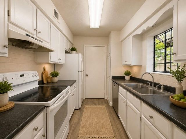 7400 Bellerive Drive 1403, Houston, TX 77036