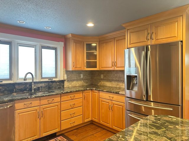 36 Crescent Dr, Ludlow, MA 01056