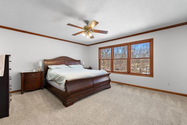 2929 Emerald Drive, Davenport, IA 52804