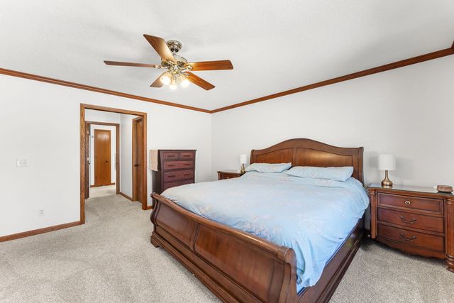 2929 Emerald Drive, Davenport, IA 52804