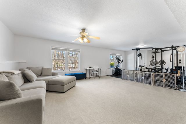 2929 Emerald Drive, Davenport, IA 52804