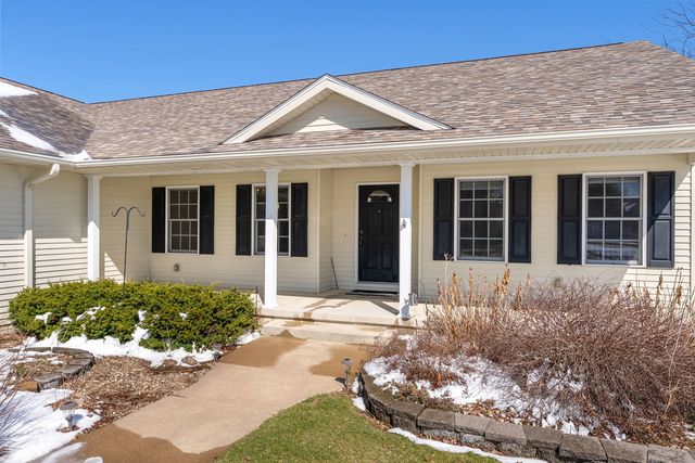 2929 Emerald Drive, Davenport, IA 52804