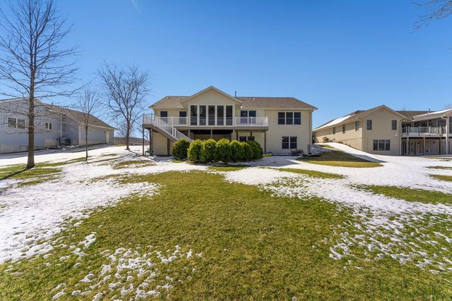 2929 Emerald Drive, Davenport, IA 52804