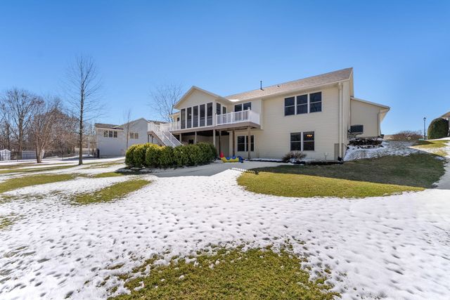 2929 Emerald Drive, Davenport, IA 52804