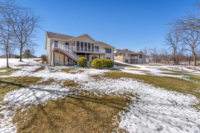 2929 Emerald Drive, Davenport, IA 52804