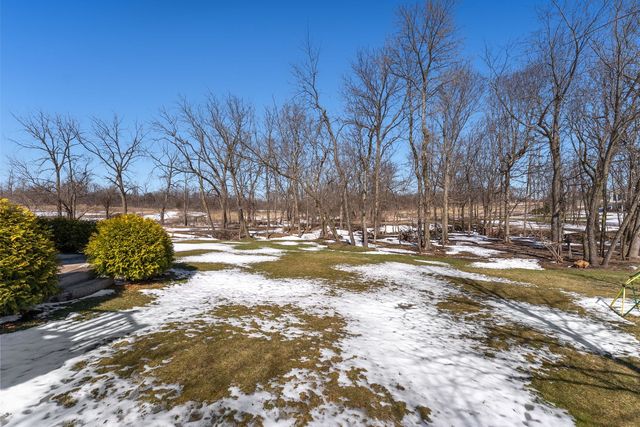 2929 Emerald Drive, Davenport, IA 52804