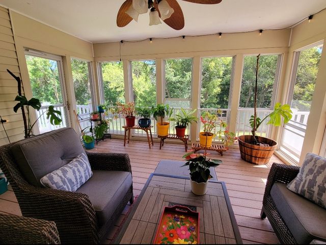 2929 Emerald Drive, Davenport, IA 52804