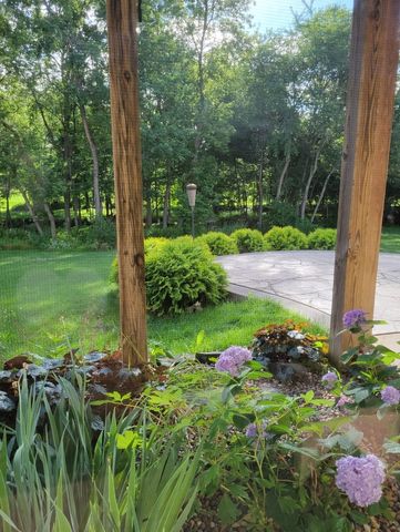 2929 Emerald Drive, Davenport, IA 52804