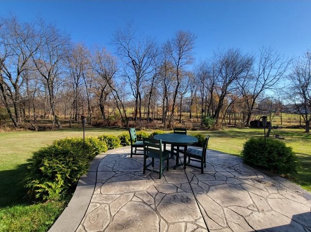 2929 Emerald Drive, Davenport, IA 52804