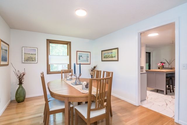 13 Carillon Cir, Easthampton, MA 01027