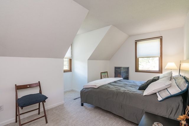 13 Carillon Cir, Easthampton, MA 01027