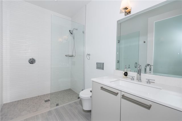 2210 Newport Boulevard 302, Newport Beach, CA 92663