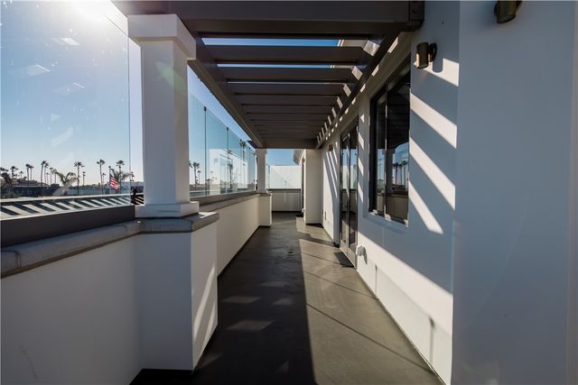 2210 Newport Boulevard 302, Newport Beach, CA 92663