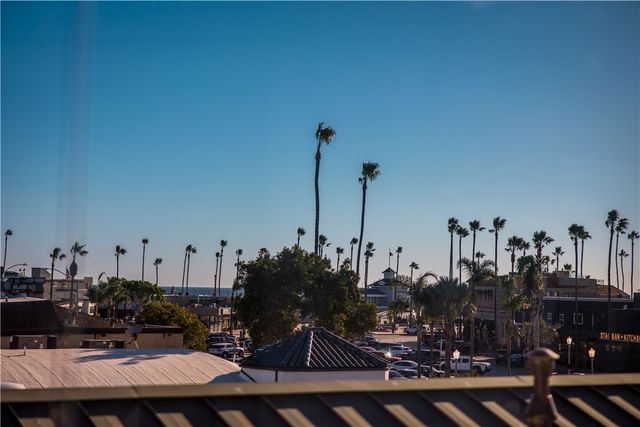 2210 Newport Boulevard 302, Newport Beach, CA 92663