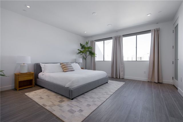 2210 Newport Boulevard 302, Newport Beach, CA 92663