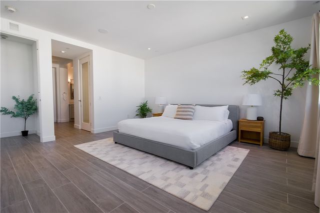 2210 Newport Boulevard 302, Newport Beach, CA 92663