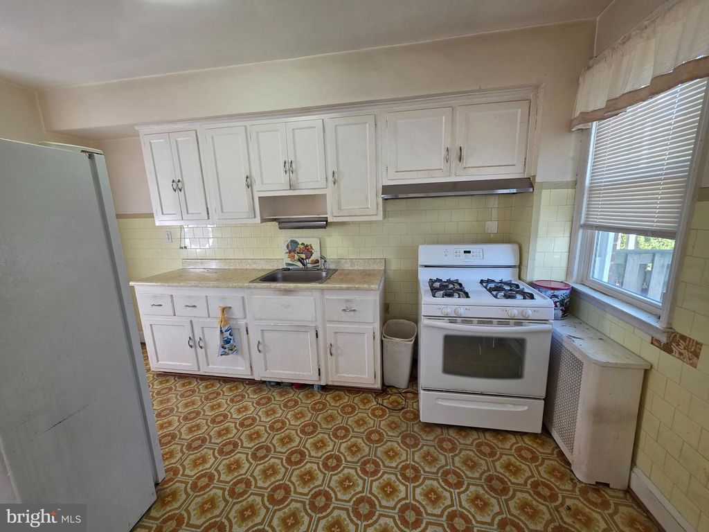 Image 5 of property listing at 2922 HARVIEW, Baltimore, MD 21234