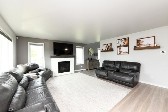 5494 Tanner Avenue S, Fargo, ND 58104