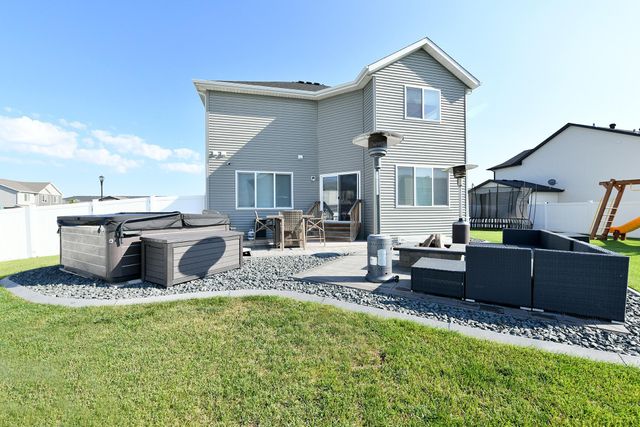 5494 Tanner Avenue S, Fargo, ND 58104