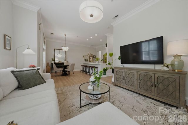 2946 Selwyn Avenue 112, Charlotte, NC 28209