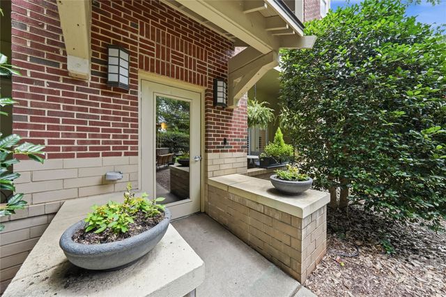 2946 Selwyn Avenue 112, Charlotte, NC 28209