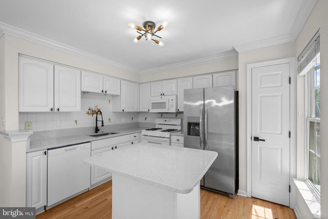 7034 ROGUE FOREST LN, Gainesville, VA 20155