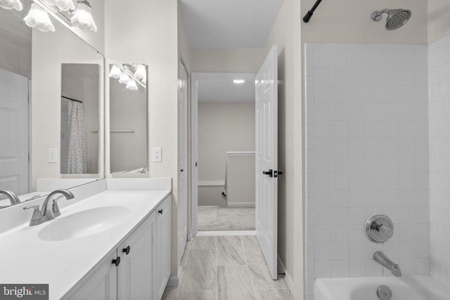 7034 ROGUE FOREST LN, Gainesville, VA 20155