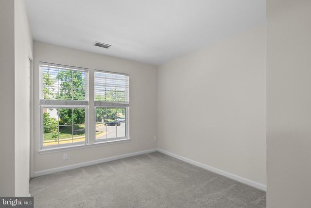 7034 ROGUE FOREST LN, Gainesville, VA 20155