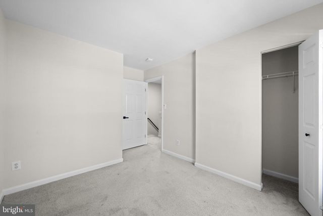 7034 ROGUE FOREST LN, Gainesville, VA 20155