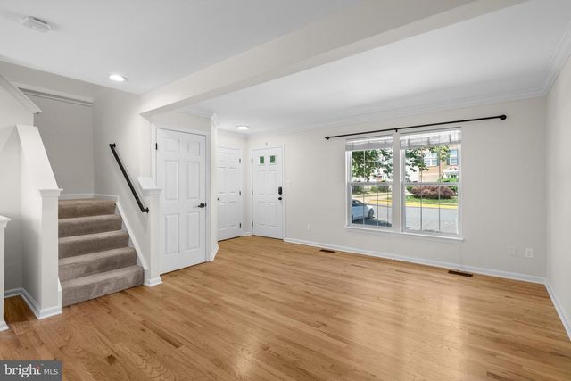 7034 ROGUE FOREST LN, Gainesville, VA 20155