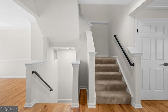 7034 ROGUE FOREST LN, Gainesville, VA 20155