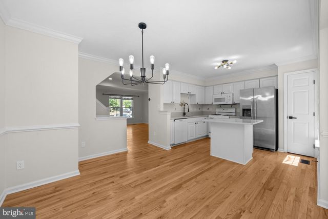 7034 ROGUE FOREST LN, Gainesville, VA 20155