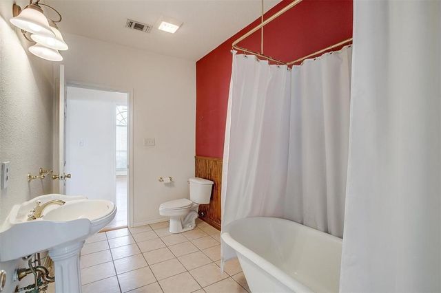 1930 Old Mineral Wells Highway, Weatherford, TX 76088