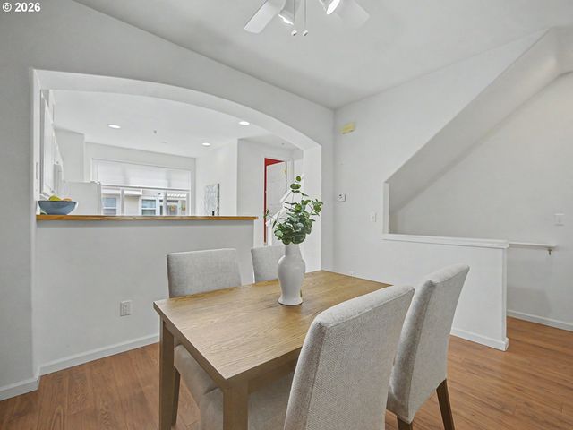 14176 Sw BARROWS Rd 3, Portland, OR 97223