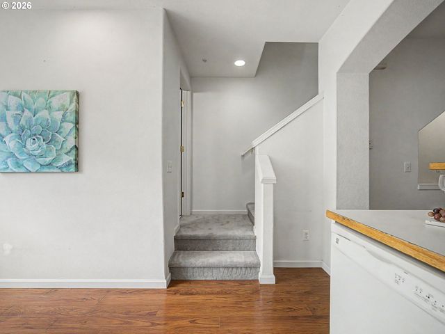 14176 Sw BARROWS Rd 3, Portland, OR 97223