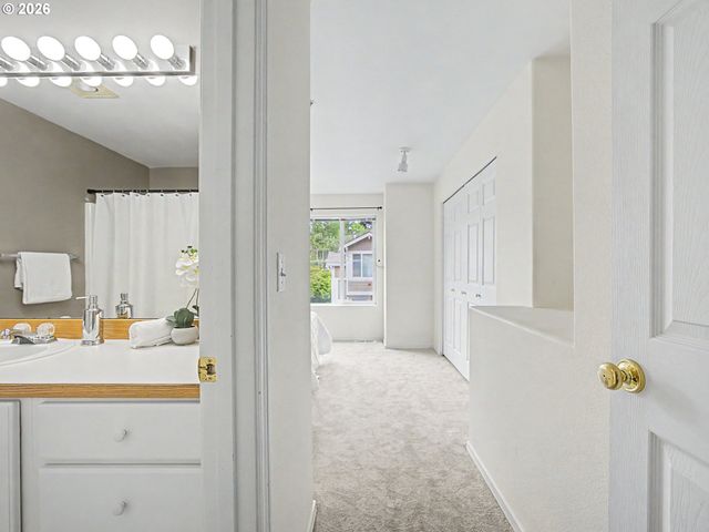 14176 Sw BARROWS Rd 3, Portland, OR 97223