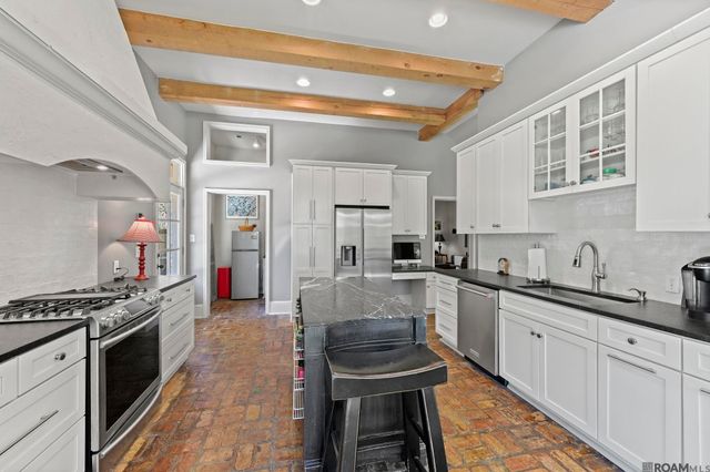 3231 Woodland Ridge Blvd, Baton Rouge, LA 70817