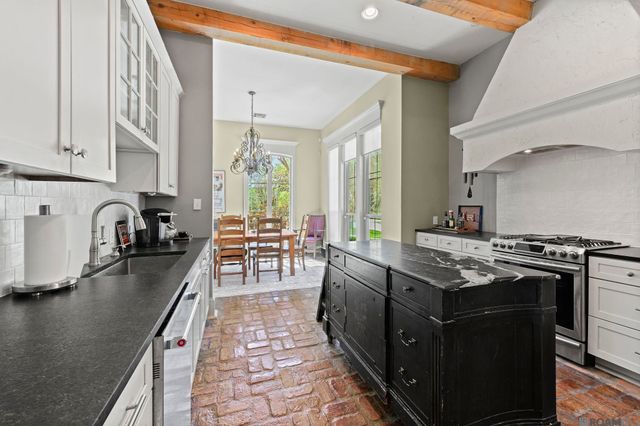 3231 Woodland Ridge Blvd, Baton Rouge, LA 70817