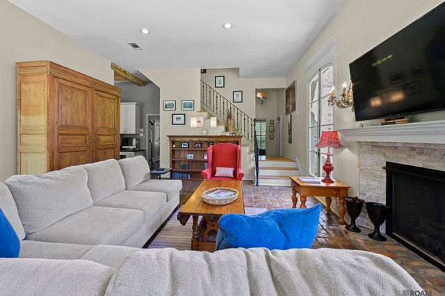 3231 Woodland Ridge Blvd, Baton Rouge, LA 70817