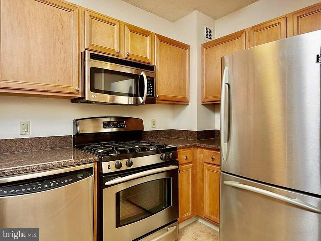 7111 WOODMONT AVE #103, Bethesda, MD 20815