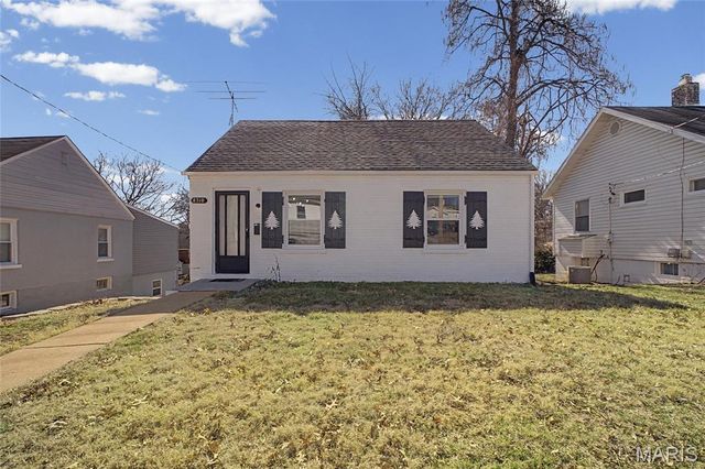 8710 Ezra Drive, St Louis, MO 63114