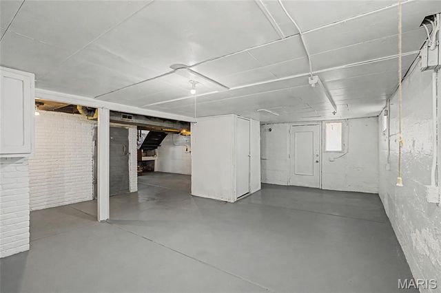 8710 Ezra Drive, St Louis, MO 63114