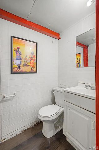 8710 Ezra Drive, St Louis, MO 63114