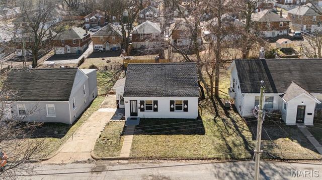 8710 Ezra Drive, St Louis, MO 63114