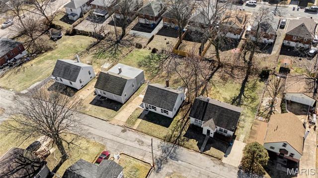 8710 Ezra Drive, St Louis, MO 63114